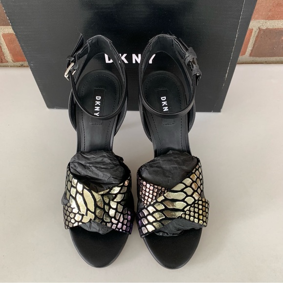 DKNY Womens ivy Peep Toe high heel Ankle Strap Sandals Multi/Snake print US 7 M - Picture 4 of 10